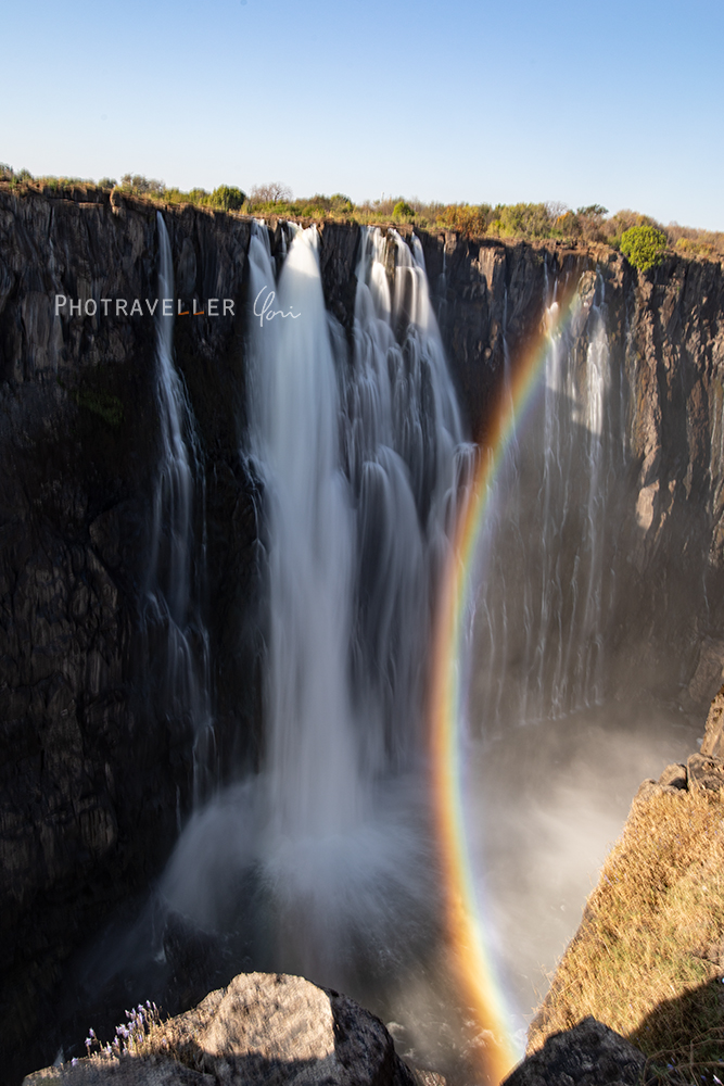 Zambia_Victoria falls and rainbow ビクトリアの滝と虹