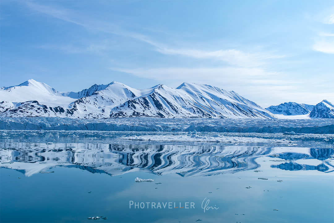 スヴァールバル諸島_揺れるリフレクション