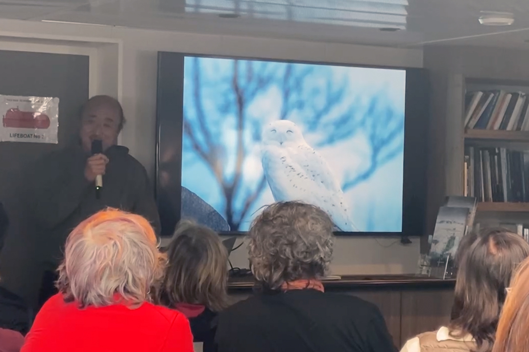 高砂淳二さんとシロフクロウ